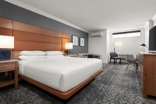Sheraton Oceanfront Hotel - image 22