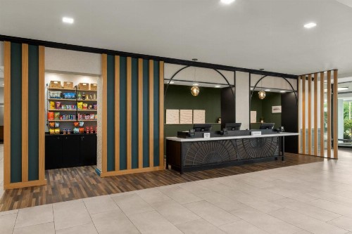 Sheraton Oceanfront Hotel - image 33
