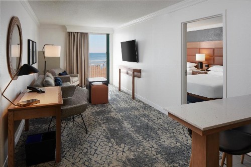 Sheraton Oceanfront Hotel - image 35