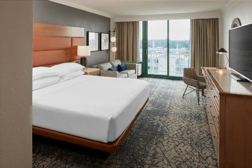 Sheraton Oceanfront Hotel - image 42