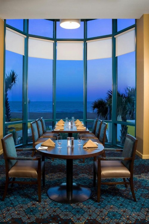 Sheraton Oceanfront Hotel - image 44