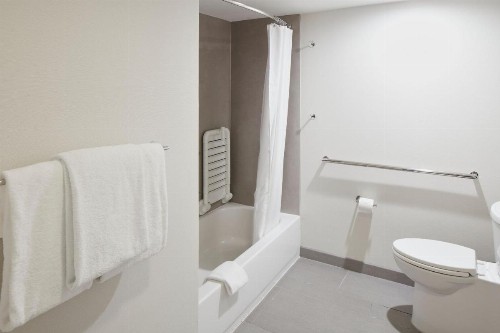 Sheraton Oceanfront Hotel - image 47