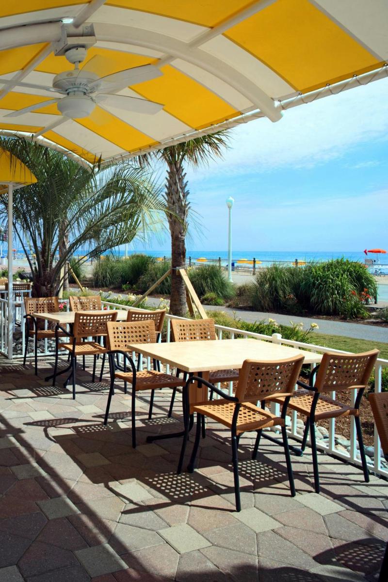 Sheraton Oceanfront Hotel - image 7