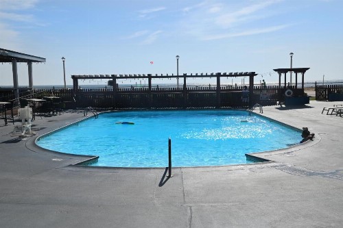 Quality Inn and Suites Oceanfront - image 10