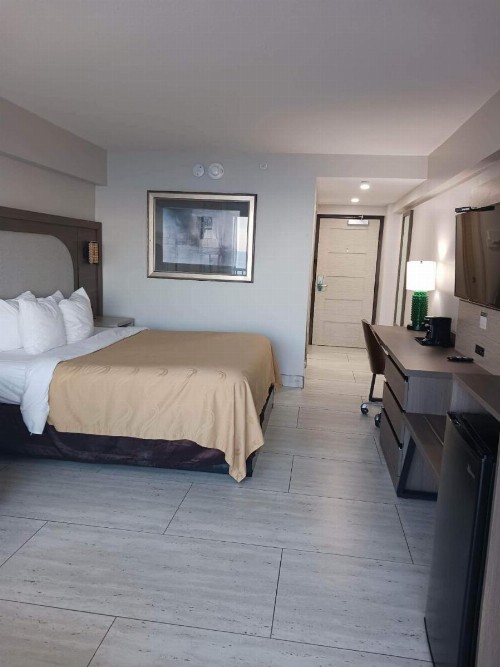 Quality Inn and Suites Oceanfront - image 14