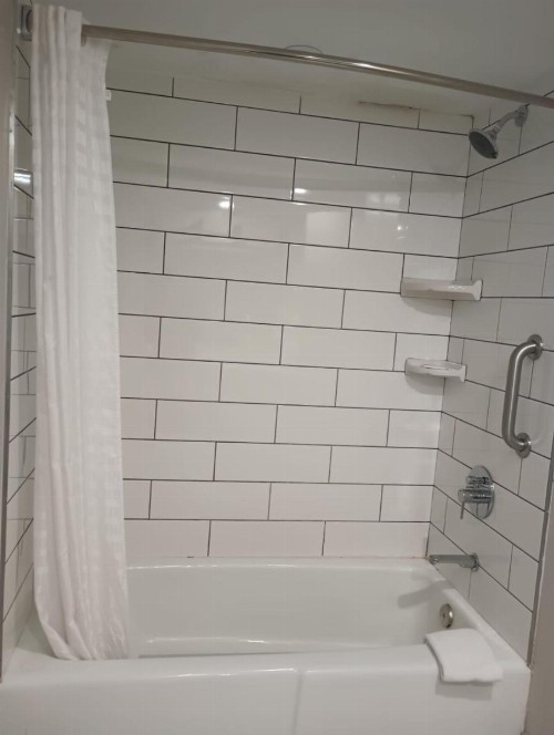 Quality Inn and Suites Oceanfront - image 6
