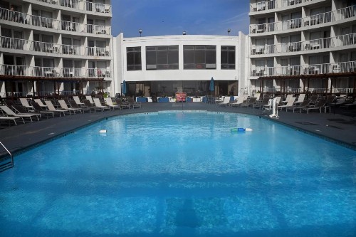 Quality Inn and Suites Oceanfront - image 9