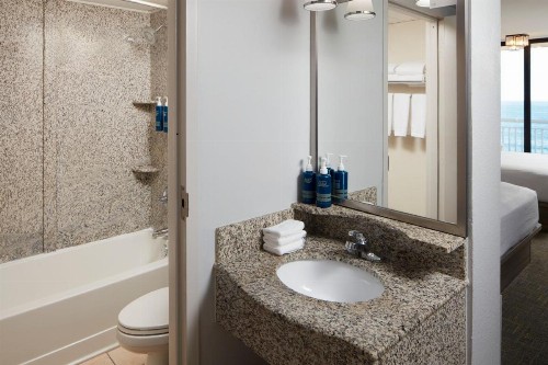 Four Points by Sheraton Virginia Beach Oceanfront - image 10