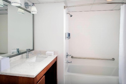 Four Points by Sheraton Virginia Beach Oceanfront - image 16