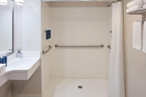 Four Points by Sheraton Virginia Beach Oceanfront - image 18
