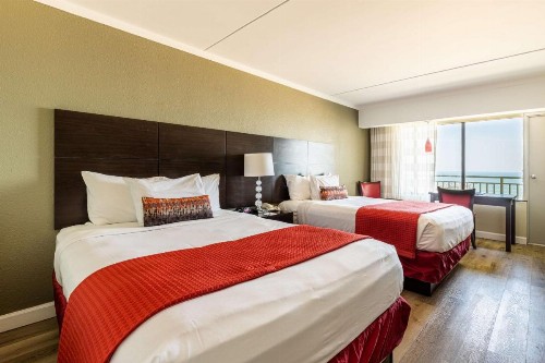Best Western Plus Sandcastle Beachfront Hotel - image 13
