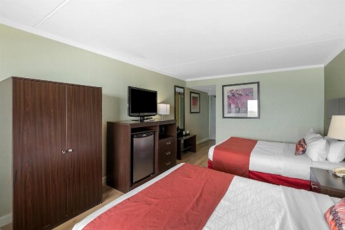 Best Western Plus Sandcastle Beachfront Hotel - image 34
