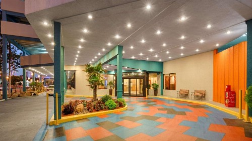 Best Western Plus Sandcastle Beachfront Hotel - image 5