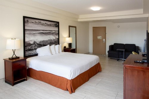 Super 8 by Wyndham Virginia Beach Oceanfront - image 10