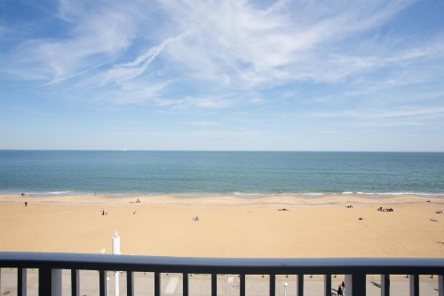 Super 8 by Wyndham Virginia Beach Oceanfront - image 2