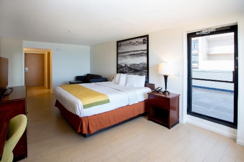Super 8 by Wyndham Virginia Beach Oceanfront - image 21