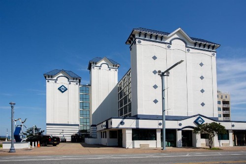 Super 8 by Wyndham Virginia Beach Oceanfront - image 25