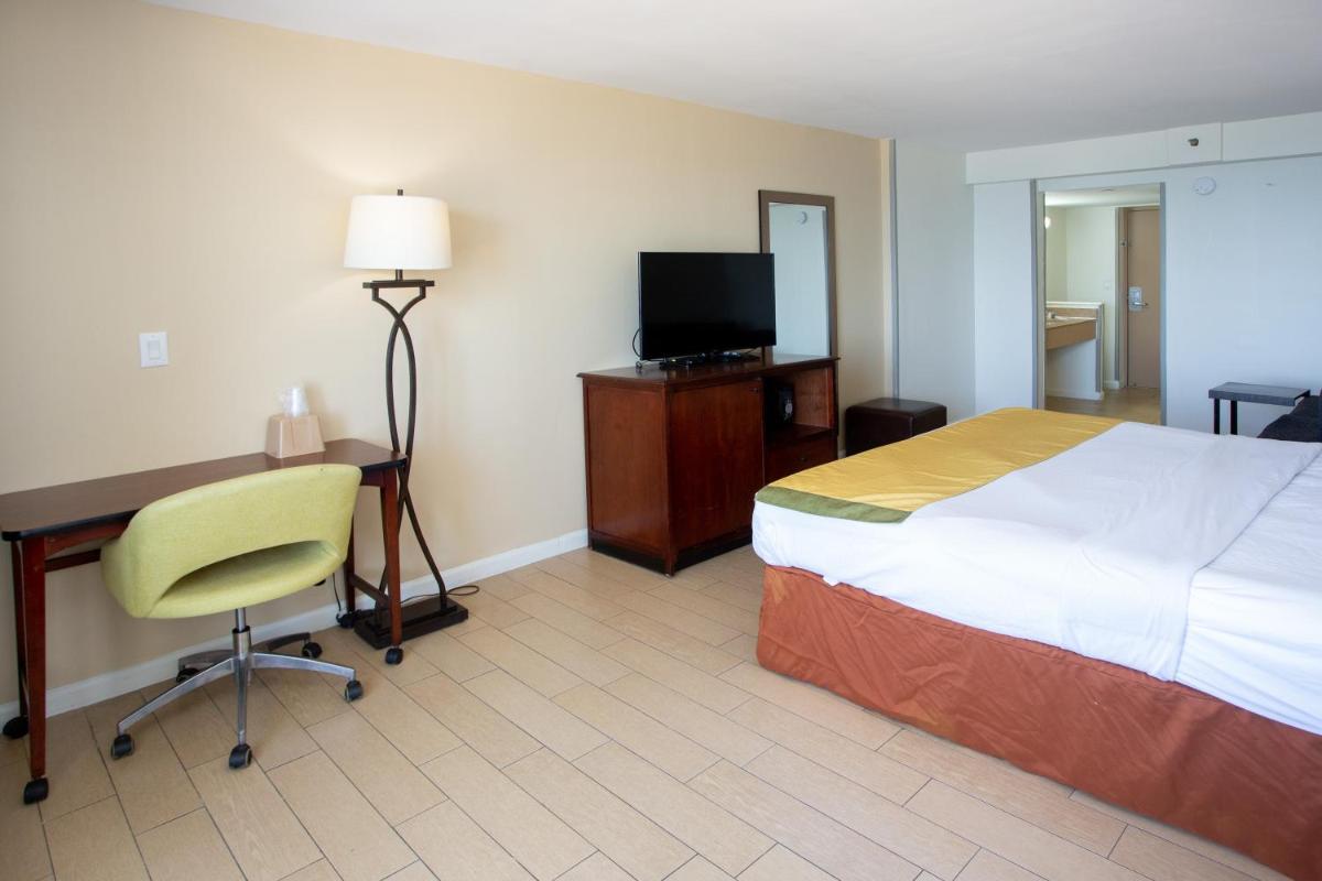 Super 8 by Wyndham Virginia Beach Oceanfront - image 3