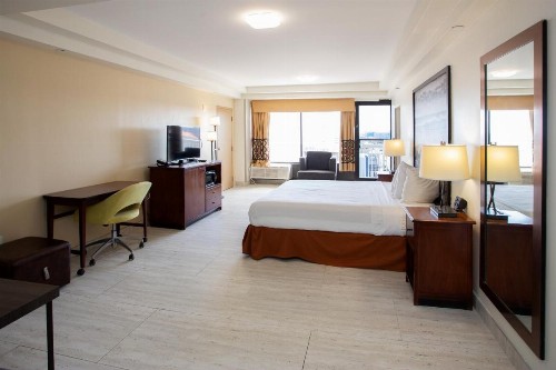 Super 8 by Wyndham Virginia Beach Oceanfront - image 33
