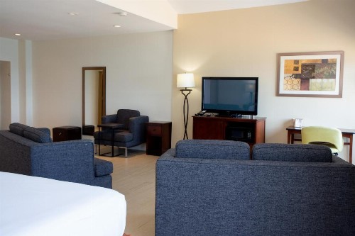 Super 8 by Wyndham Virginia Beach Oceanfront - image 41