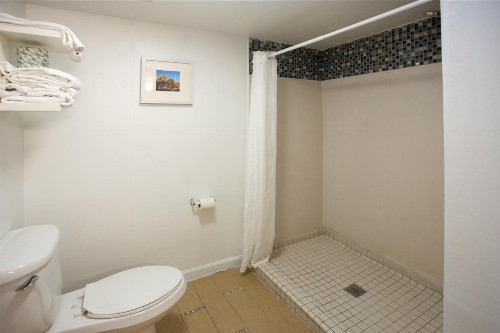 Super 8 by Wyndham Virginia Beach Oceanfront - image 45