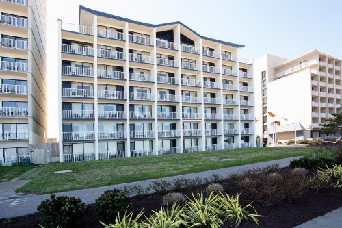 Super 8 by Wyndham Virginia Beach Oceanfront - image 46