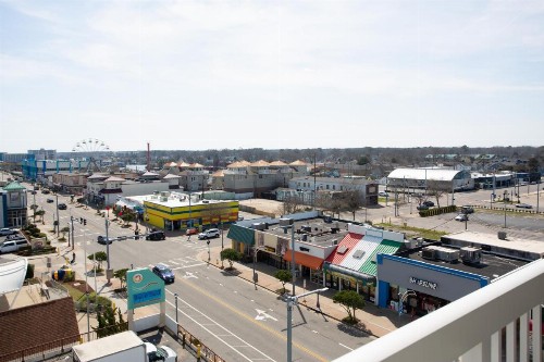 Super 8 by Wyndham Virginia Beach Oceanfront - image 5