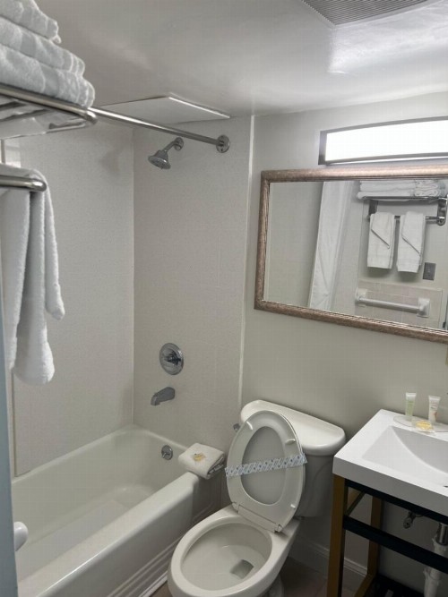Seahawk Motel - image 13