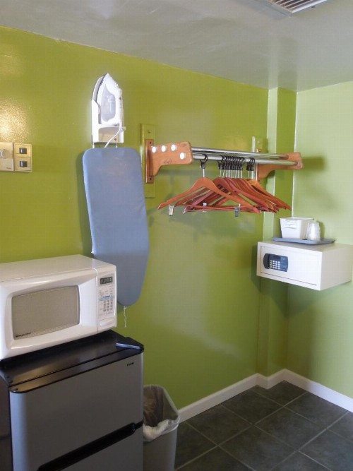 Seahawk Motel - image 2