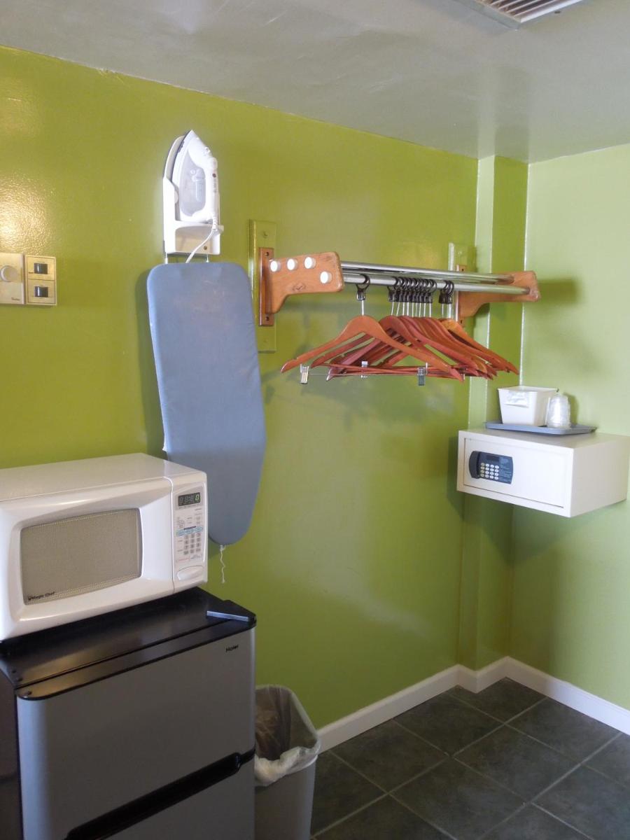Seahawk Motel - image 2