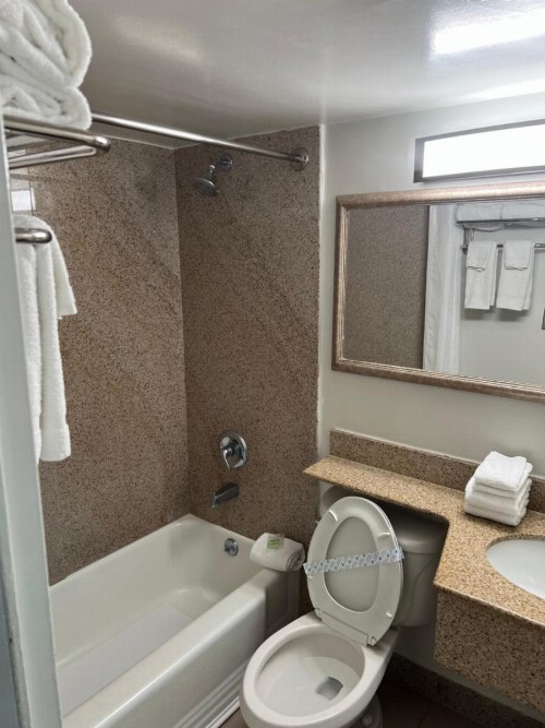 Seahawk Motel - image 7