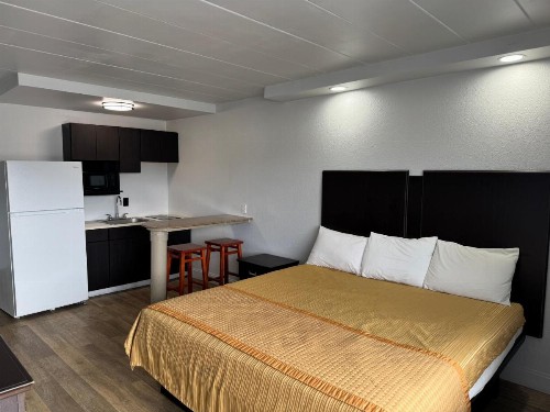 Belmont Inn & Suites Virginia Beach - image 3