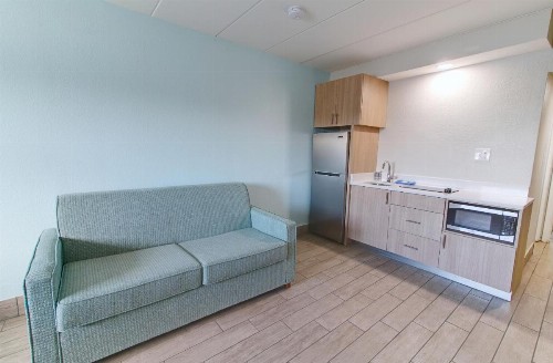 Seashire Inn & Suites - image 13