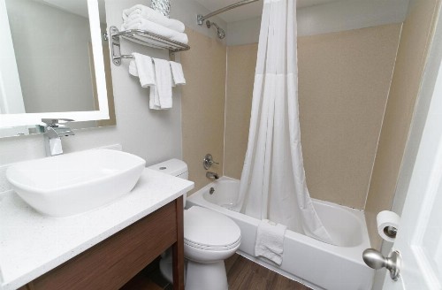 Seashire Inn & Suites - image 16