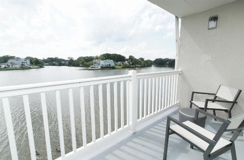 Seashire Inn & Suites - image 20