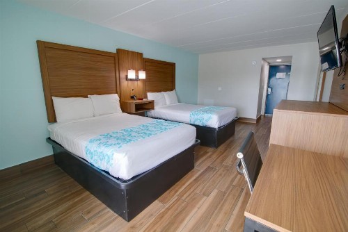 Seashire Inn & Suites - image 22