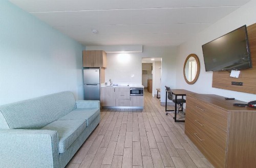 Seashire Inn & Suites - image 26