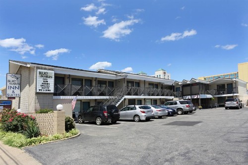 Blue Marlin Motel - image 9