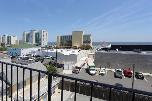 Blue Marlin Motel - image 4