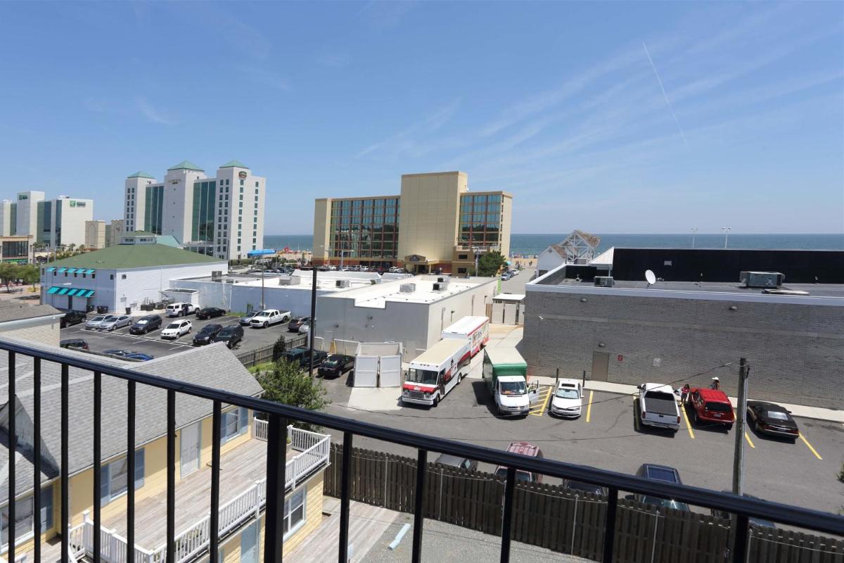 Blue Marlin Motel - image 4