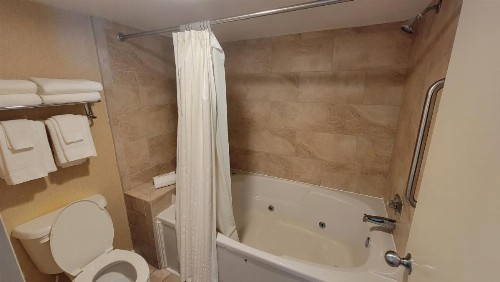 Four Sails Resort - image 25