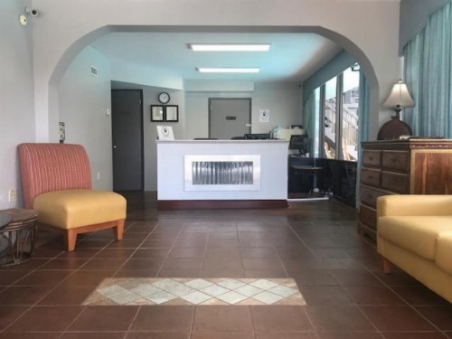 Alamar Resort Inn - image 17