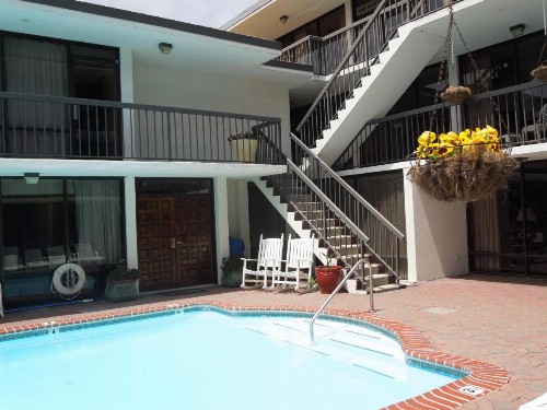 Alamar Resort Inn - image 21