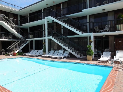 Alamar Resort Inn - image 26