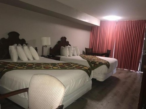 Alamar Resort Inn - image 3