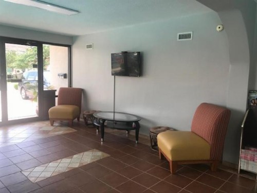 Alamar Resort Inn - image 33