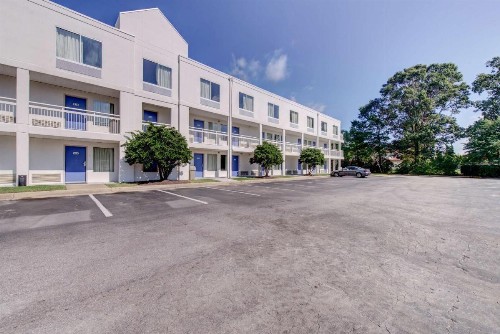 Motel 6 Virginia Beach - image 20