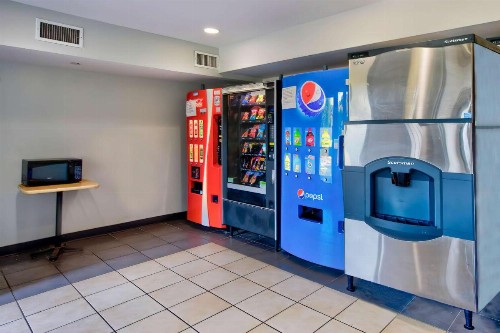 Motel 6 Virginia Beach - image 23