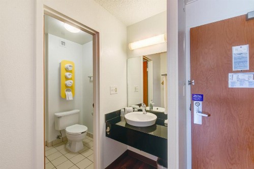 Motel 6 Virginia Beach - image 29