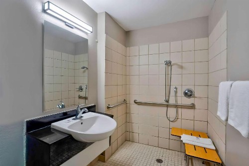 Motel 6 Virginia Beach - image 38